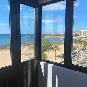 apartamento-la-playa-arrecife-lanzarote.puertodelcarmen-hotels.org/